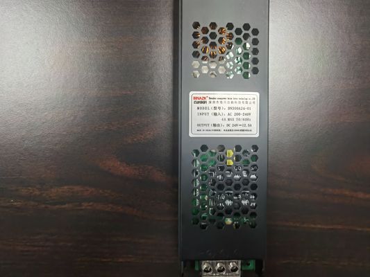 آبپاش آلومینیوم مورد برق طلایی بارندگی ضد بارون شارژر 12V DC IP67
